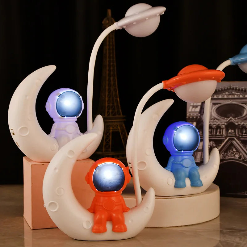 Creative Moon Astronaut Nightlight LED Table Reading Lamp Rechargeable Small Desk Lamp for Bedroom Decoration Study