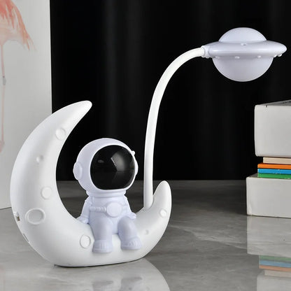 Creative Moon Astronaut Nightlight LED Table Reading Lamp Rechargeable Small Desk Lamp for Bedroom Decoration Study